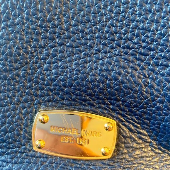 Michael Kors- small bucket bag - Picture 2 of 13